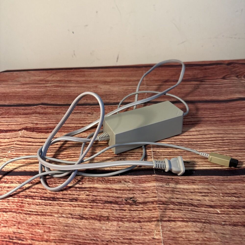 OEM Nintendo GENUINE Original Official Wii RVL-002 (USA) AC Adapter Power Supply